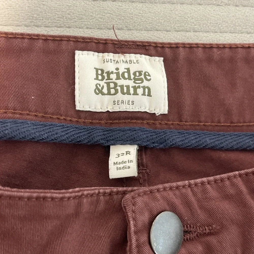 BRIDGE and BURN Mens Pants Red Khaki Chino Flat Front Twill Classic Outdoor 32R